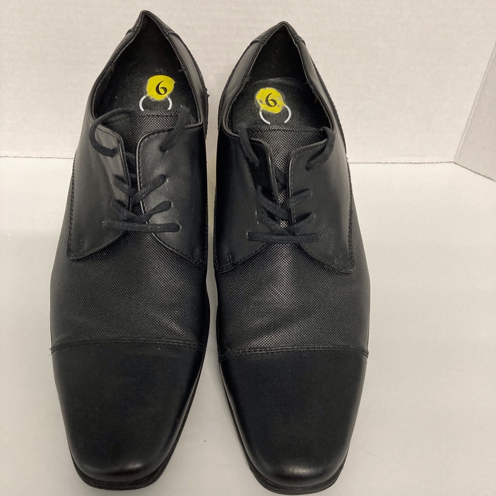 Mens Calvin Klein Bachman Black dress shoe. Size 9
